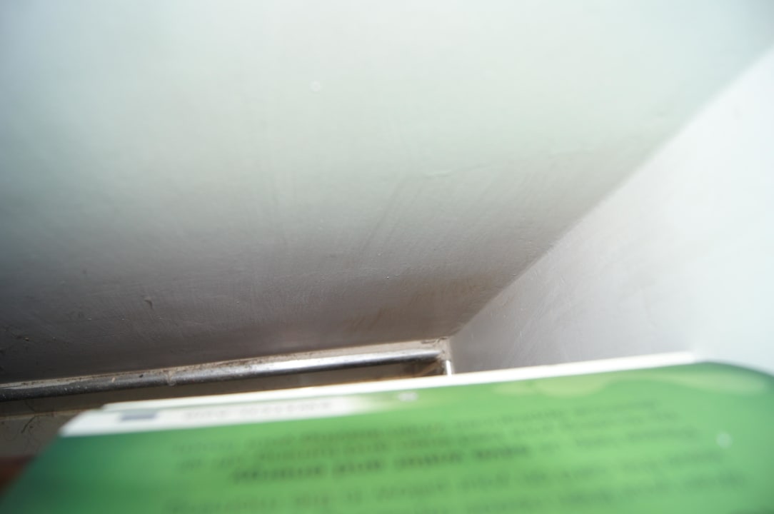 Staub, Dreck, Schmutz und Schimmel in jeder Ecke Carolina Beach Hotel