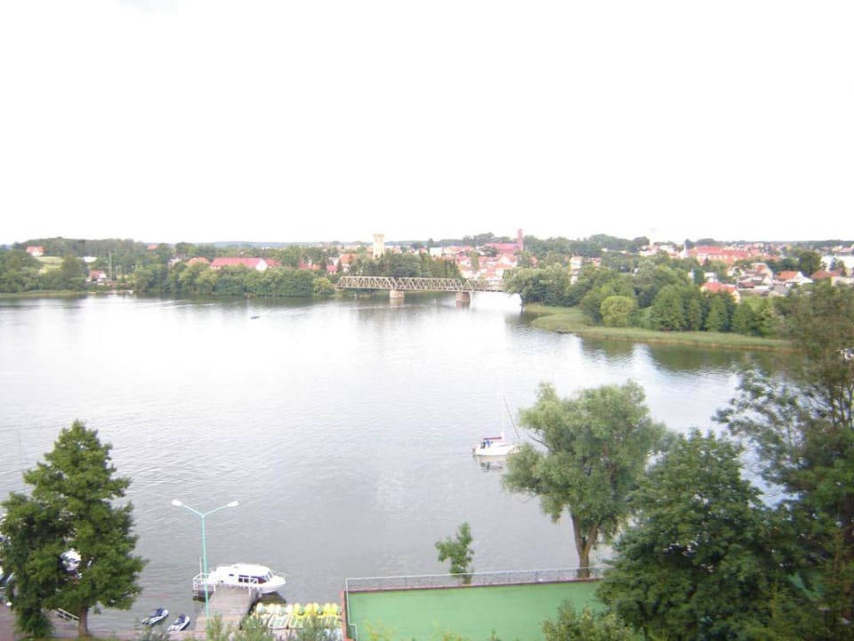 Widok z balkonu na mikołajki Hotel Gołębiewski
