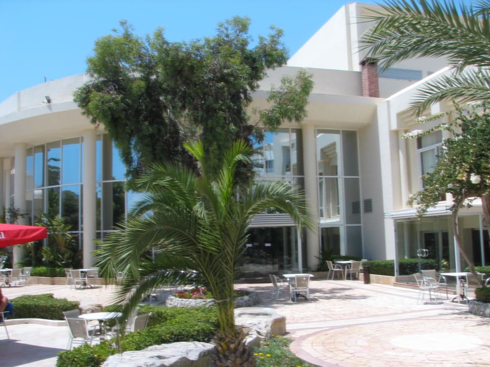 Widok od strony basenu TUI MAGIC LIFE Africana