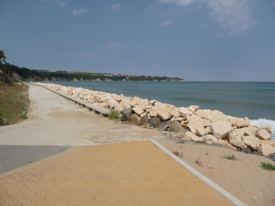 Promenade Sol Luna Bay