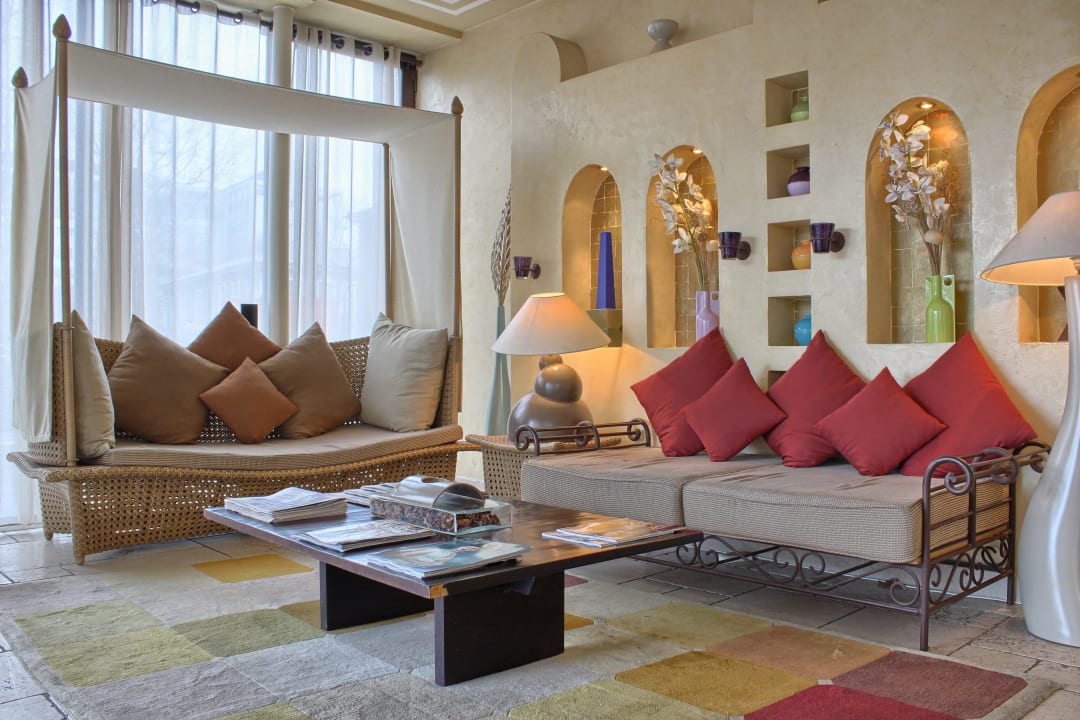 Lobby area - Main entrance Villa Royale Montsouris