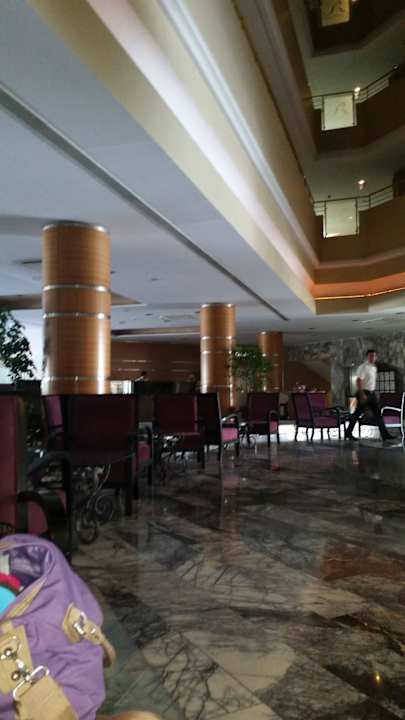 Auch in der Lobby schöne Gold-Säulen Asteria Collection Side