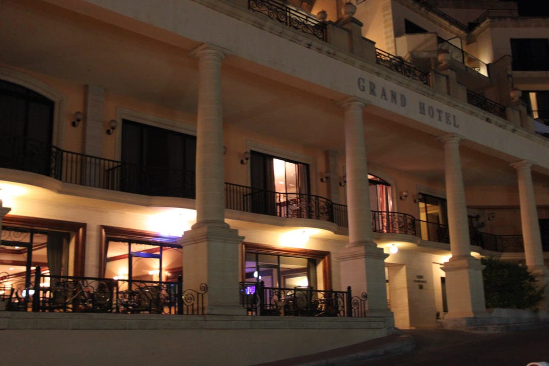 Hoteleingang Grand Hotel Gozo