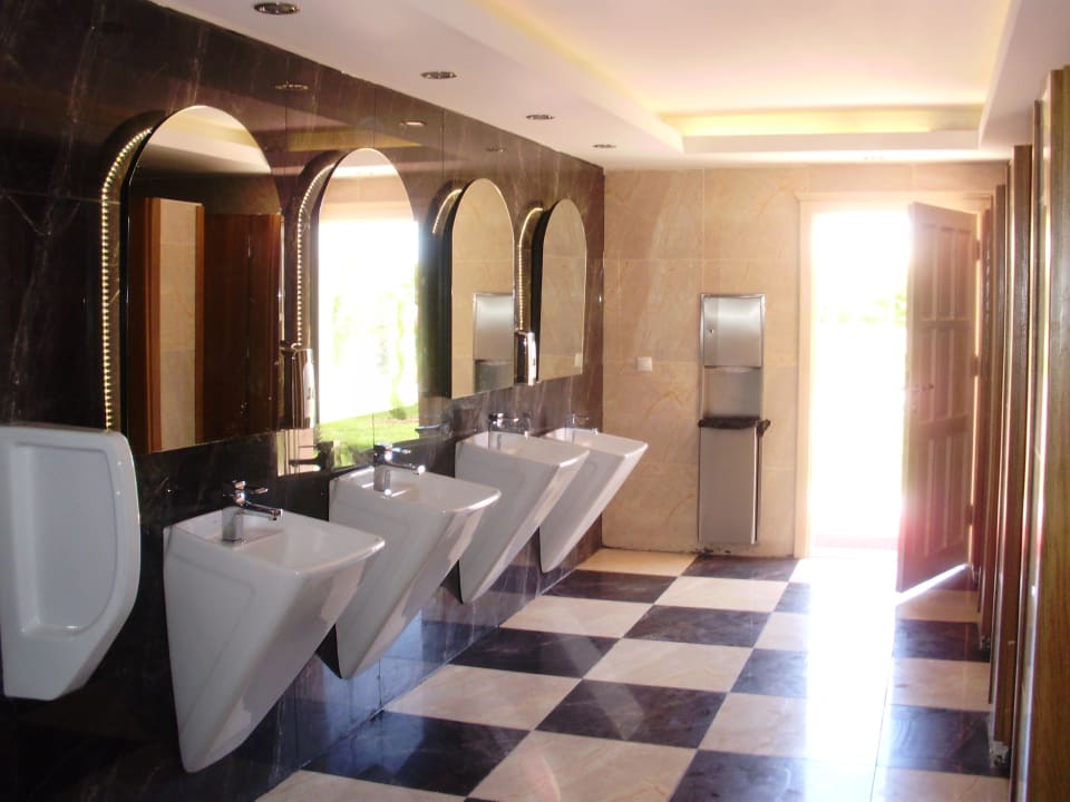 Strandtoilette Selge Beach Resort