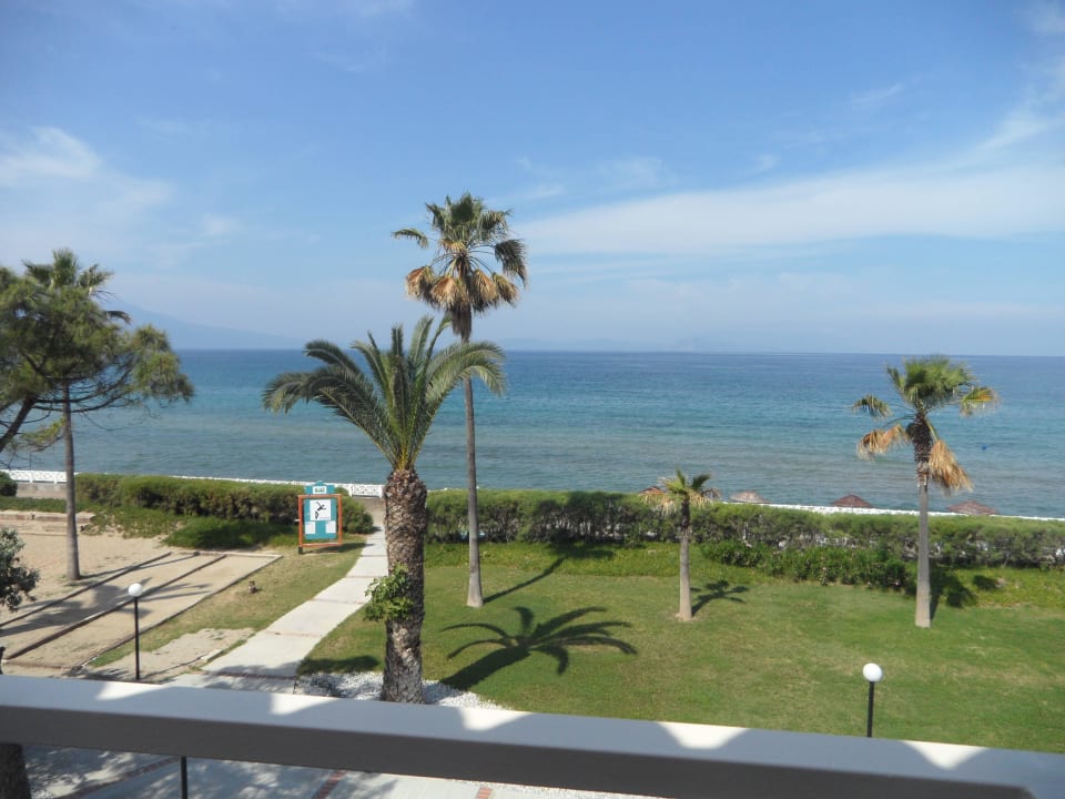 Ausblick vom Zimmer im 2.OG/oberstes OG Ephesia Holiday Beach Club