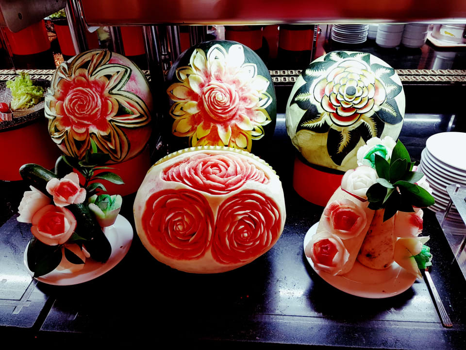 Viel Auswahl und für jeden Geschmack etwas dabei. Hotel Club Sera