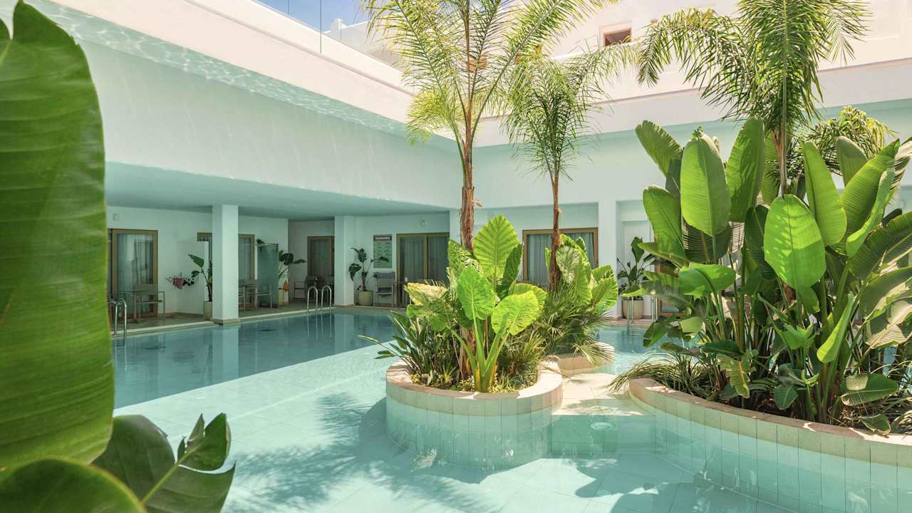 Pool Blue Sea Island