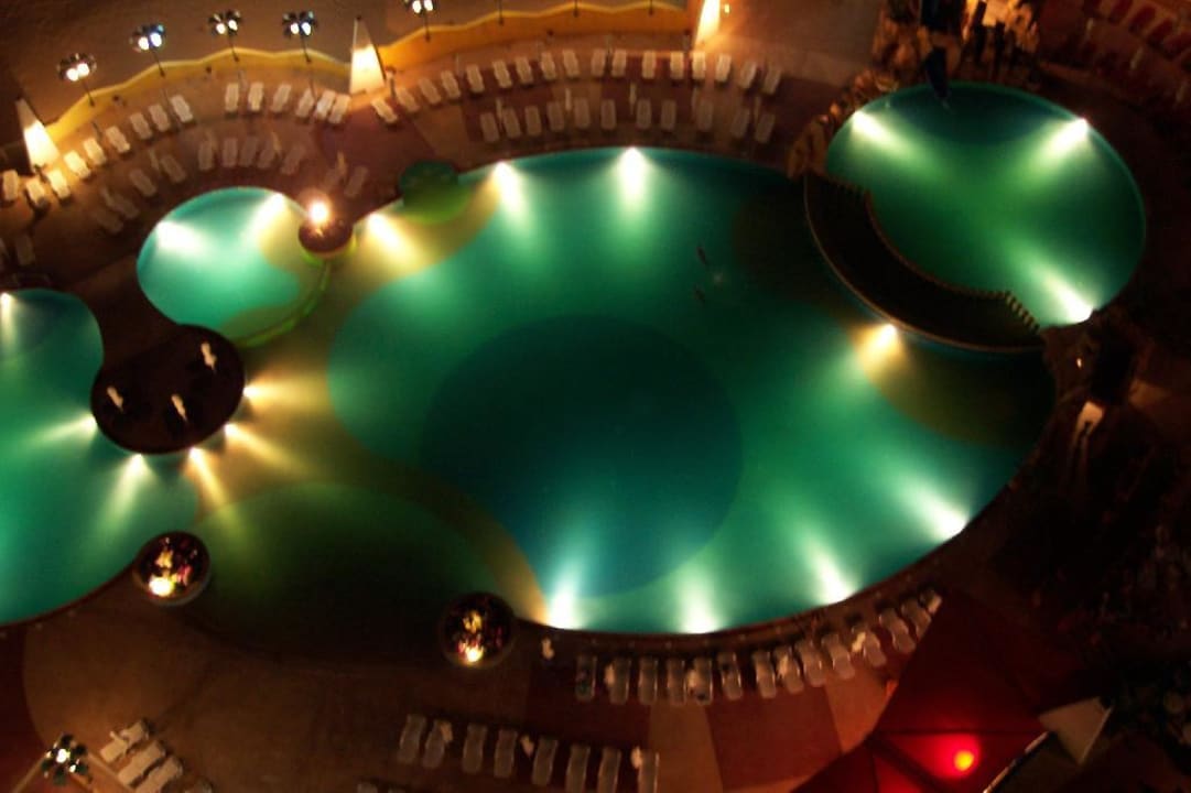 Burgas Beach Pool bei Nacht Burgas Beach Hotel