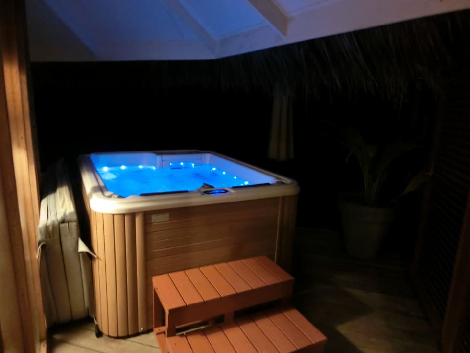 Beleuchteter Wirlpool Kuramathi Maldives