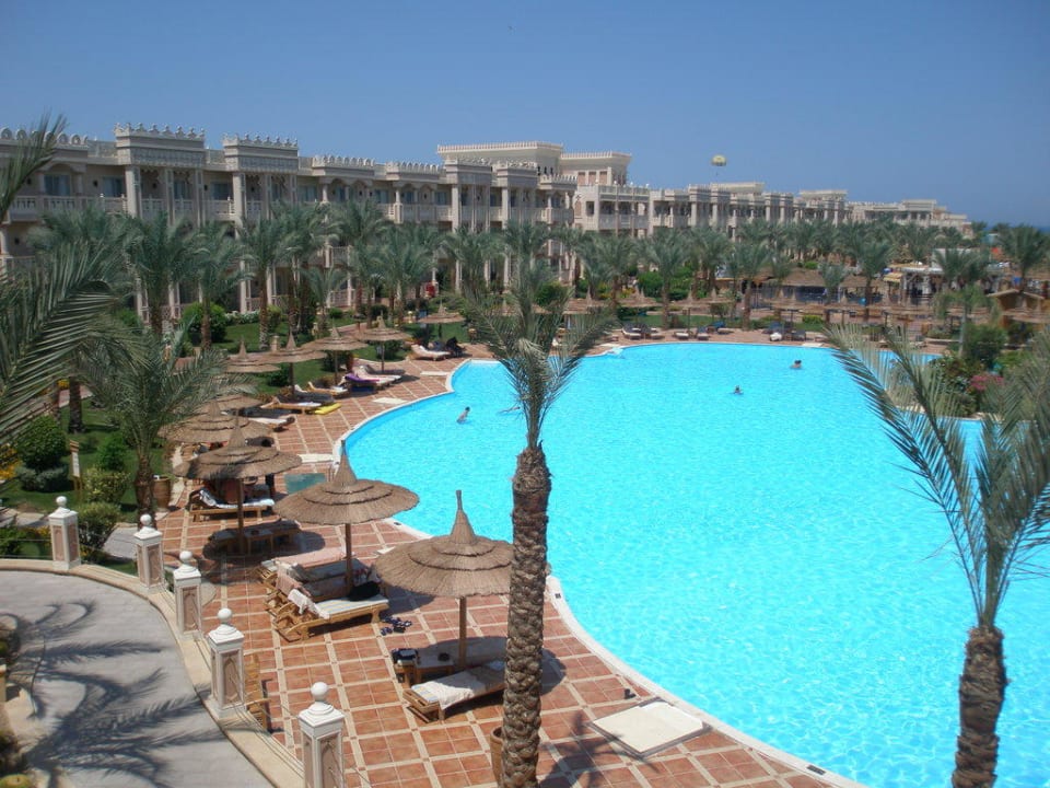 Фото из ресторана Pickalbatros Palace Resort