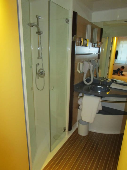 Bad Novotel Suites Wien City Donau