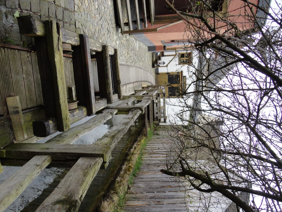 Hintereingang zum Mühlenrestaurant Eifel-Hotel Historische Wassermühle