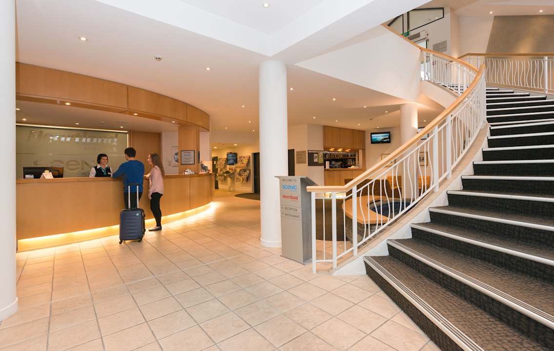 Lobby Hotel Scenic Suites Queenstown