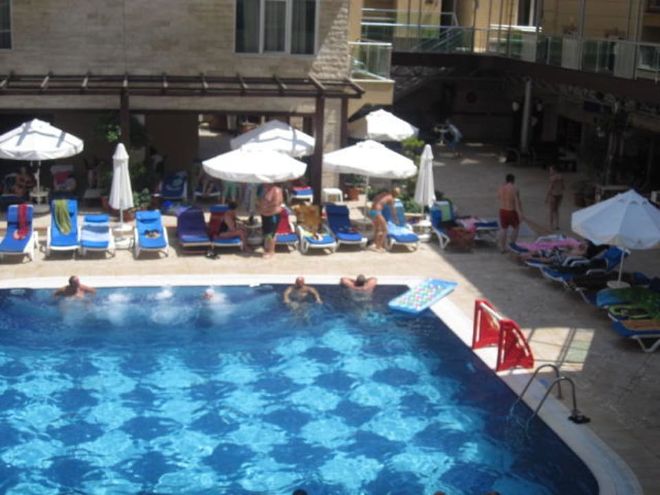 Innenhof und Pool Tac Premier Hotel & Spa