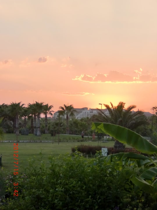 Seitlicher Blick Strandbar  Bella Resort & Spa