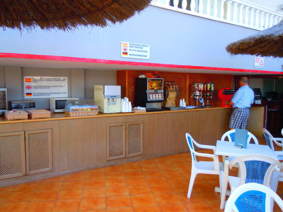 Minibar am Pool BLUESEA Lagos de Cesar