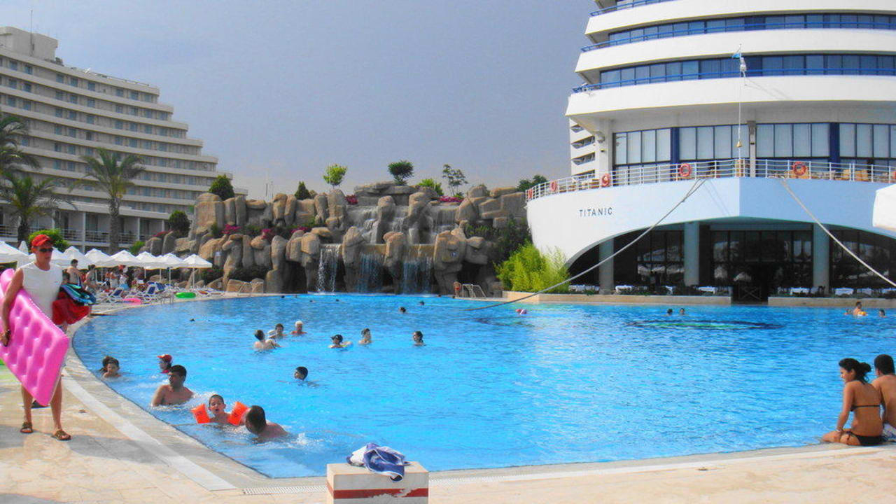 Poolanlage Titanic Deluxe Lara