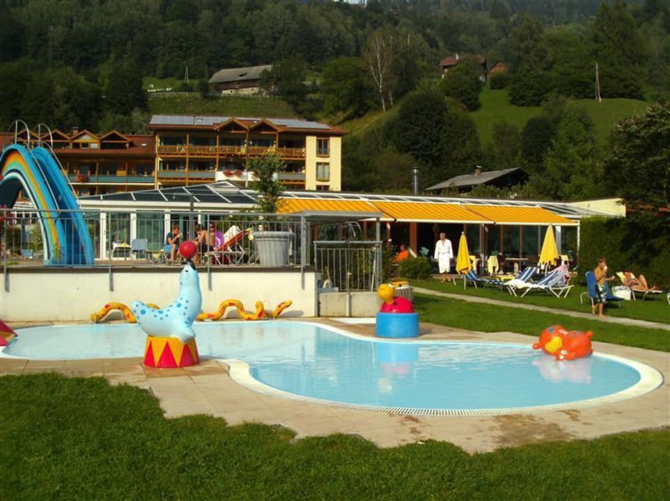 Kinderpool im Hotelgarten Familien -Sportresort Brennseehof