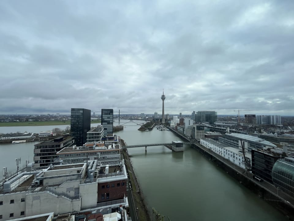 Ausblick INNSiDE by Meliá Düsseldorf Hafen