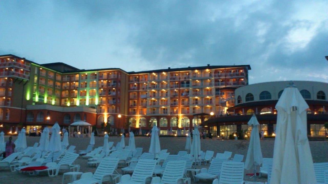 Hotel am Abend Sol Luna Bay