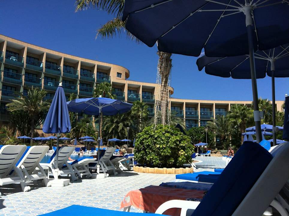 Blick von den Poolliegen MUR Hotel Faro Jandia & Spa Fuerteventura