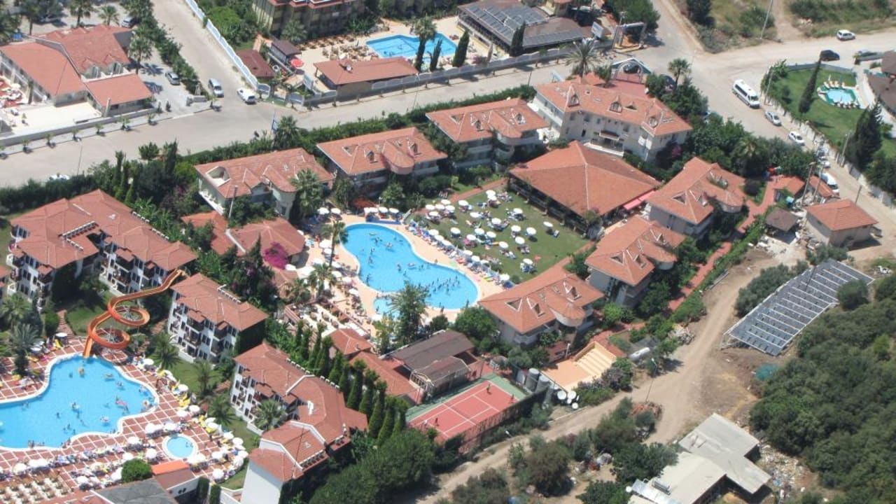 Hotel widziany z lotu paralotnią! Ölüdeniz Turquoise Hotel