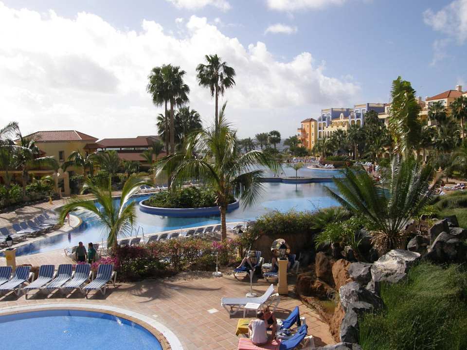 Ein Teil der Poolanlage Bahia Principe Sunlight Costa Adeje