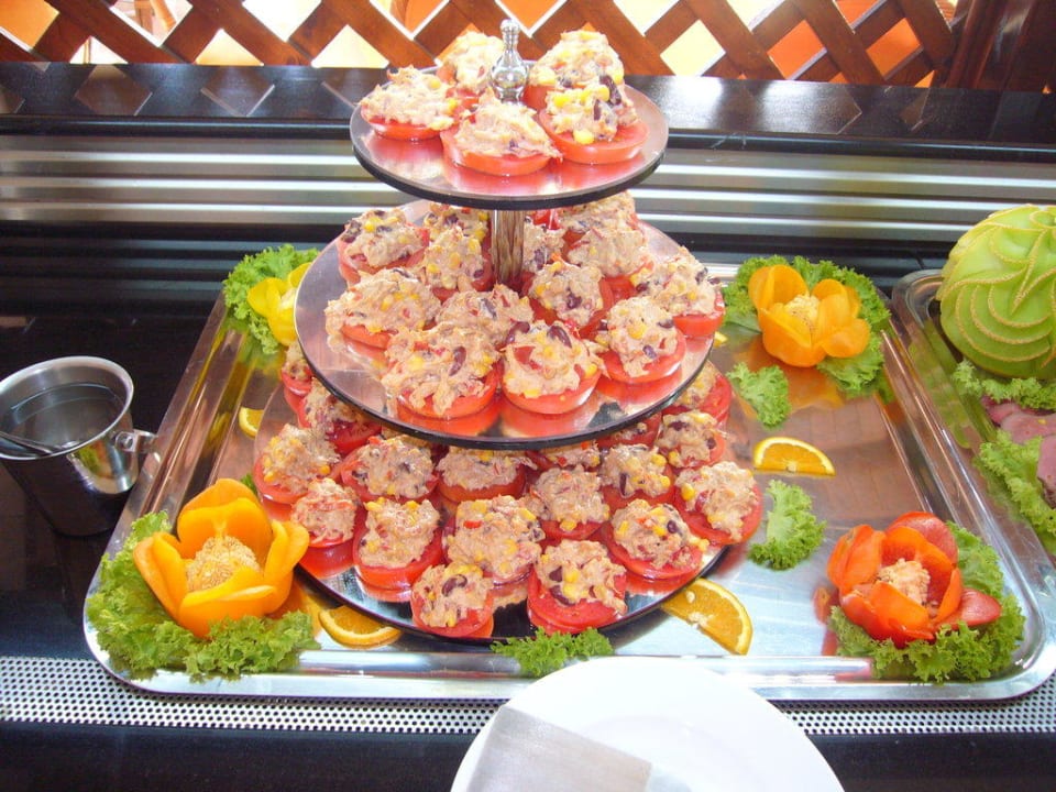 Reichhaltiges Büffet Hotel Kalithea Horizon Royal