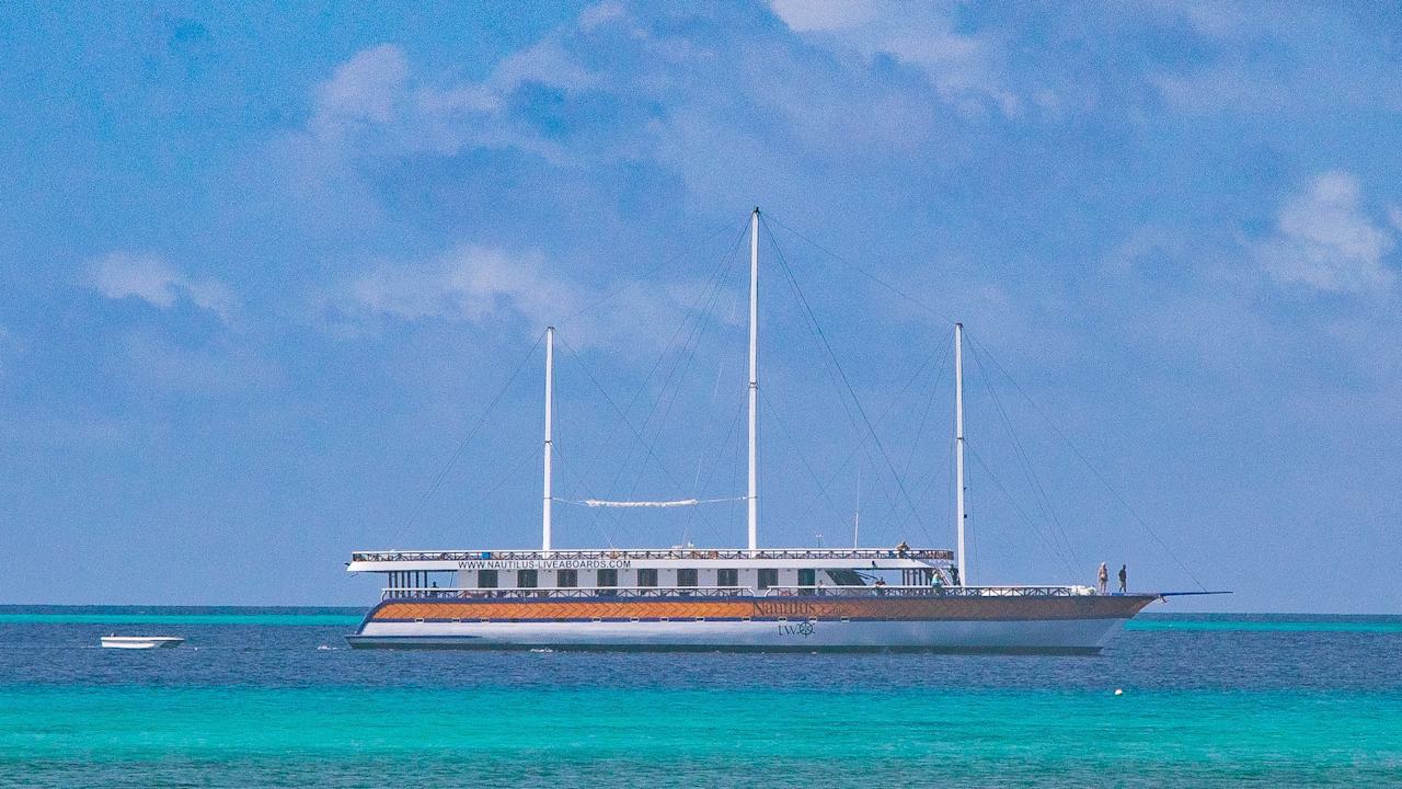 Strand Kuredu Island Resort & Spa