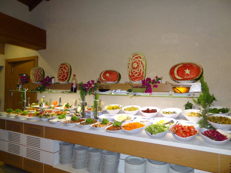 Ein Teil des Buffets Iko Melisa Garden