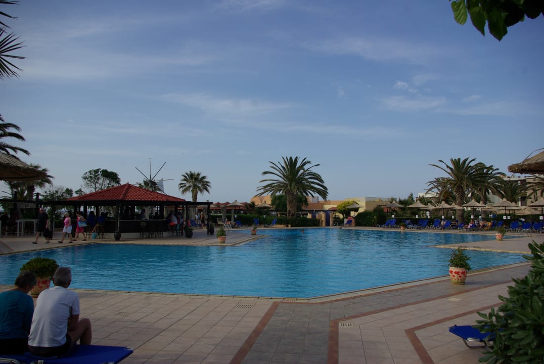 Pool Anissa Beach & Village