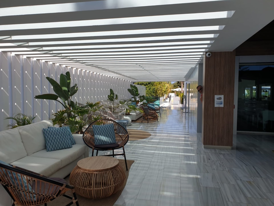 Lobby Canary Garden Club