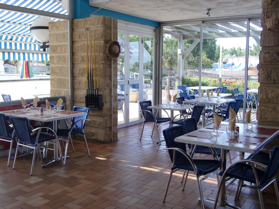Restaurant/Bar mit Blick auf die Badelandschaft Camping & Bungalows La Marine