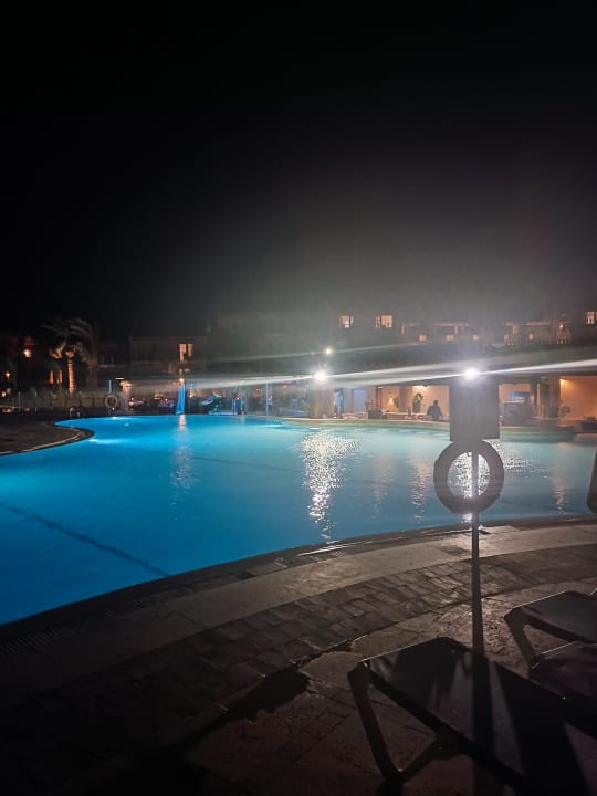 Pool Mövenpick Resort & Spa El Gouna