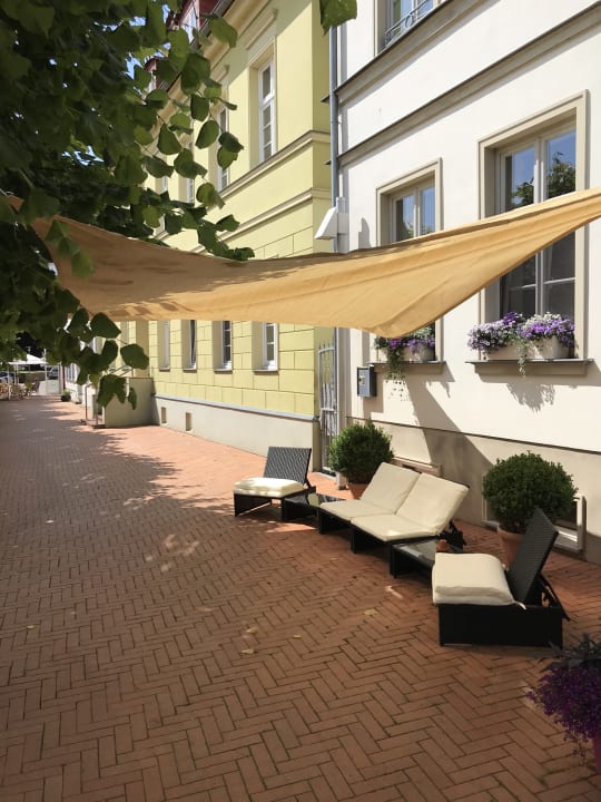 Außenansicht Restaurant & Pension Eshramo