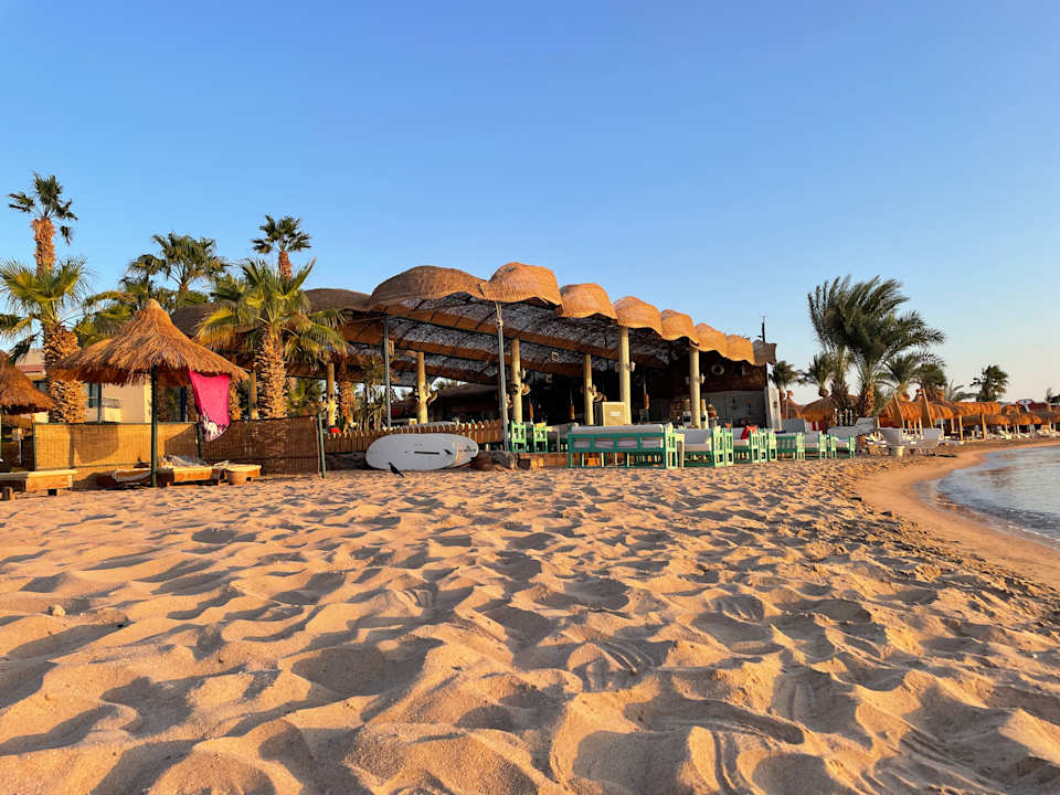 Strand Lotus Bay Beach Resort