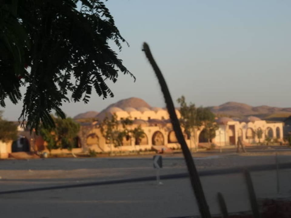 Moschee auf der gegenüberliegenden Seite des Hotel Shams Alam Beach Resort