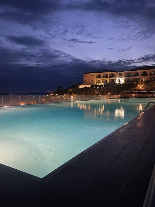 Pool Akrathos Beach Hotel