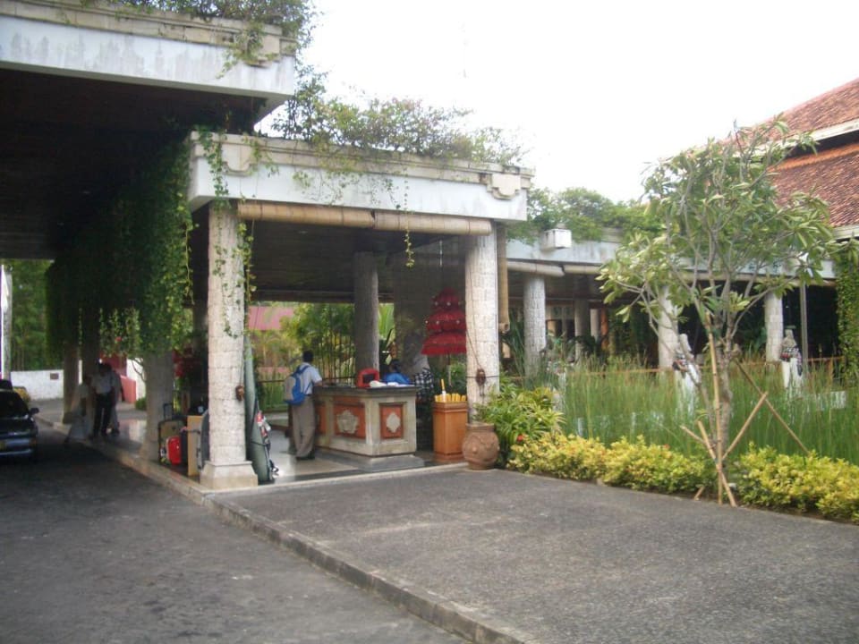 Eingang Hotel Paradisus by Melia Bali