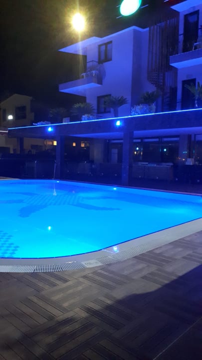 Pool Aleria Belport Beach Hotel