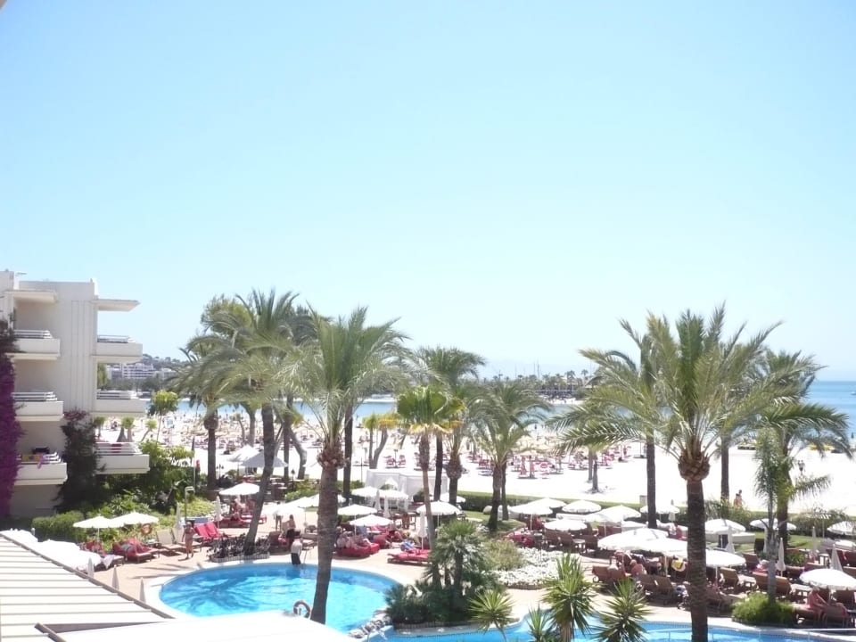 Blick über die Poolanlage zum Strand VIVA Golf - Adults only 18+
