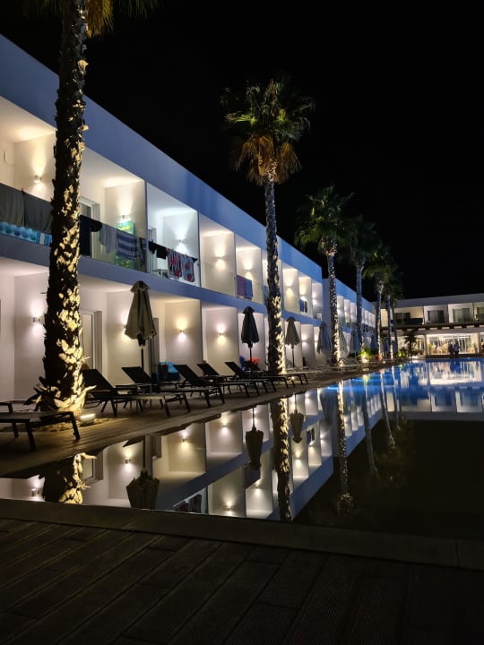 Pool White Dreams Resort & Anex