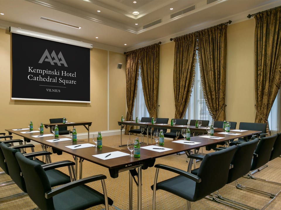 University Hall Hotel Kempinski Cathedral Square