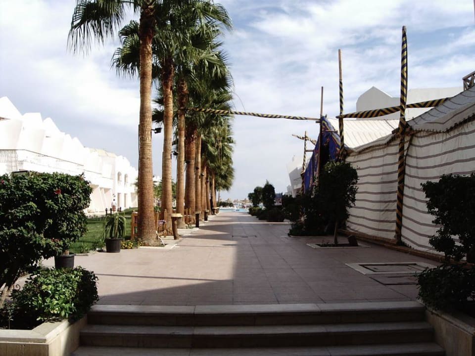 Weg zum Strand Hotel Aqua Fun