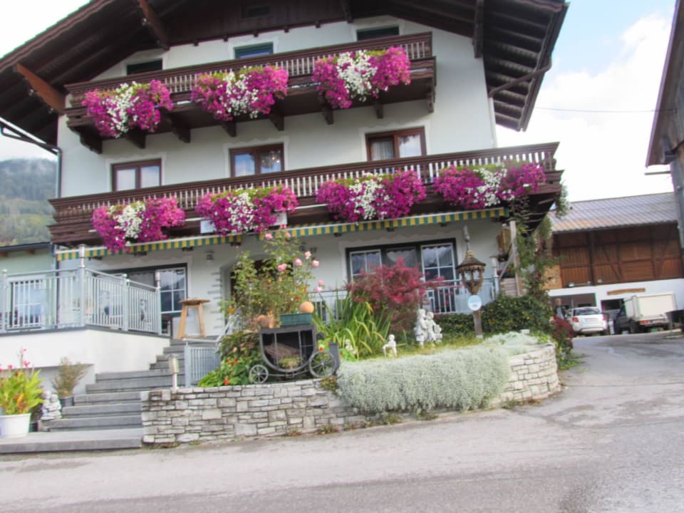 Haus im Herbst (Blickwinkel Kind :)) Hotel Reiterhof Aigner