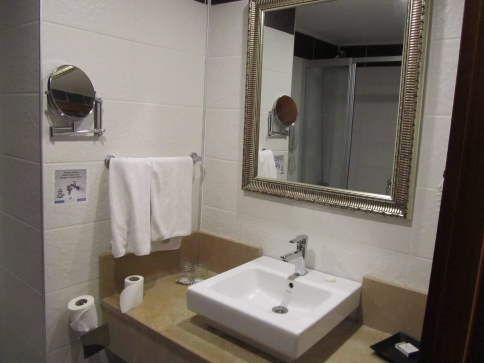 Waschbecken im Badezimmer Seaden Sea World Resort & Spa