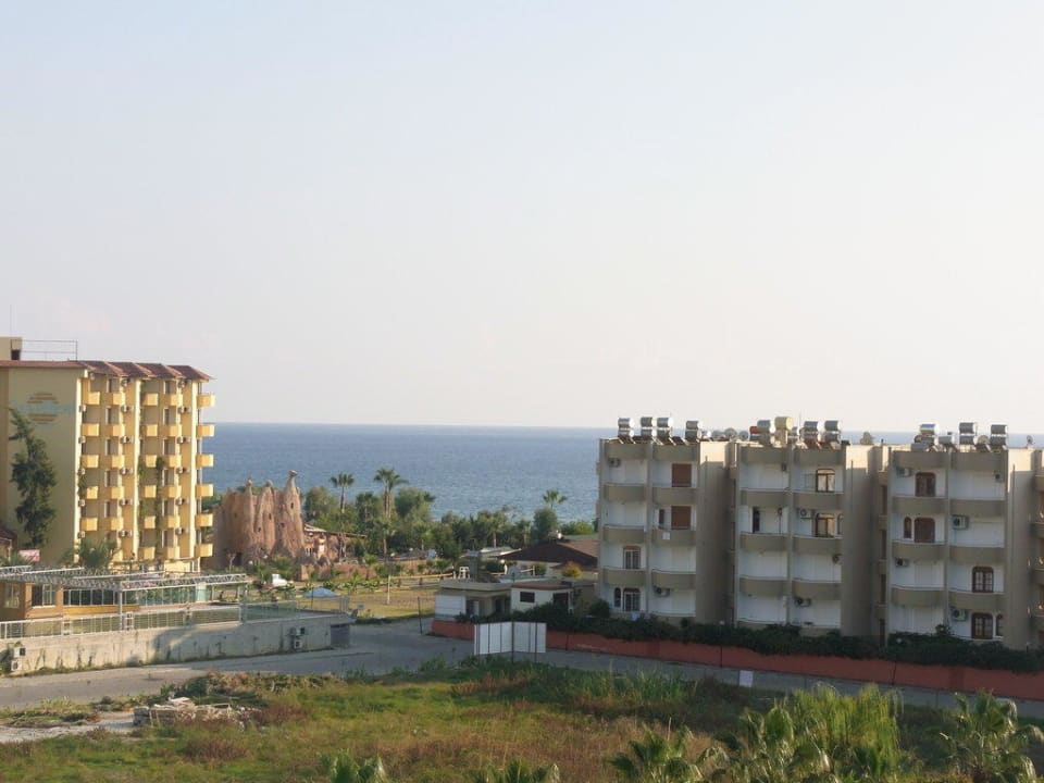 Blick vom Balkon Zimmer 513 (Haupthaus) Hotel Royal Garden Beach