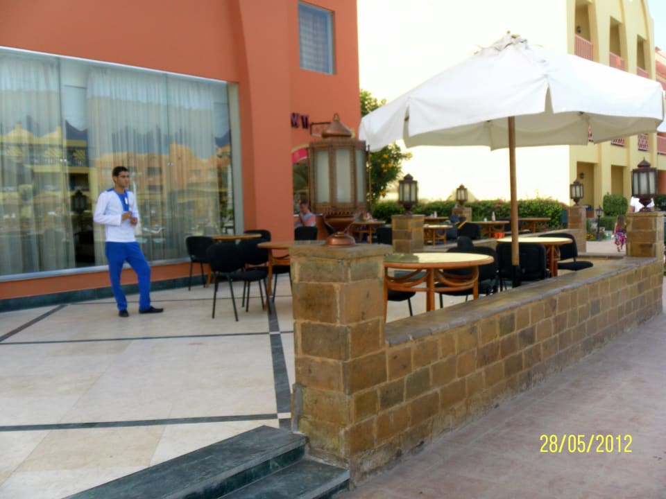 Widok na jedną z restauracji Titanic Beach Spa & Aqua Park