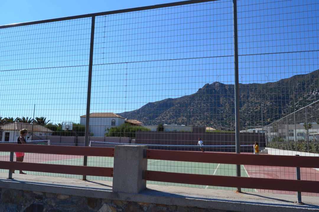 Теннисный корт Akti Palace Resort & Spa