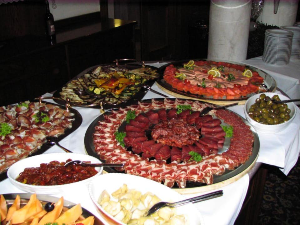 Bauern-Buffet Hotel Alpenrose